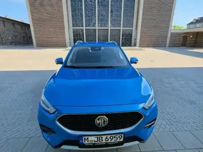 Gebraucht MG ZS Luxury 106 PS (77 kW) 2024 Blau SUV