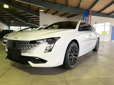 Gebraucht Peugeot 508 SW GT 131 PS (96 kW) 2024 Okenit weiß metallic Kombi