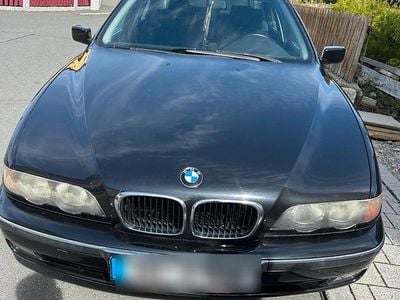 BMW 523