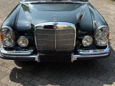Gebraucht Mercedes 250 131 PS (96 kW) 1967 Grün Limousine