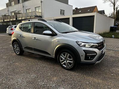 Grau Gebraucht 2021 Dacia Sandero Expression Limousine | 11.500 € (Fairer Preis)