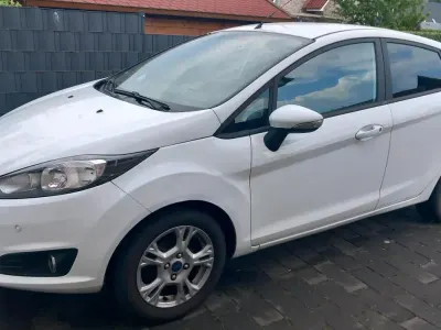 Gebraucht Ford Fiesta 2014 Weiß Kleinwagen