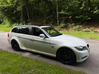 Gebraucht BMW 320 Sport Line 170 PS (125 kW) 2011 Weiß Kombi