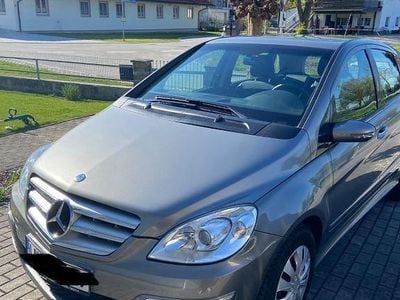 Usata Mercedes B150 95 CV (69 kW) 2008 Grigio Monovolume
