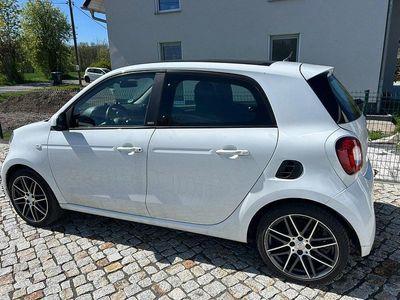 Second-hand Smart ForFour Brabus 109 CP (80 kW) 2018 Alb Hatchback