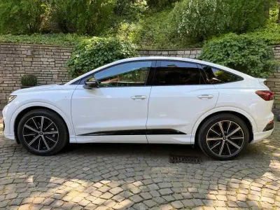 Second-hand Audi Q4 Sportback e-tron Ambiente 150 kW (204 CP) 2022 Alb SUV