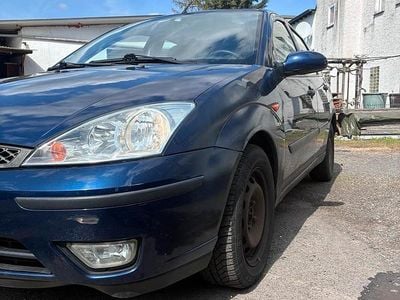 Usata Ford Focus 115 CV (84 kW) 2004 Blu Berlina