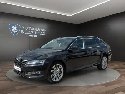 Gebraucht Skoda Superb Style 200 PS (147 kW) 2024 Schwarzmagic perleffekt Kombi
