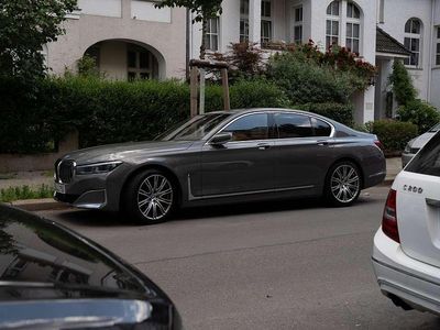 BMW 750