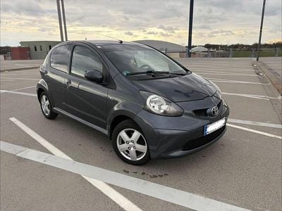 Gebraucht Toyota Aygo 68 PS (50 kW) 2006 Grau Kleinwagen