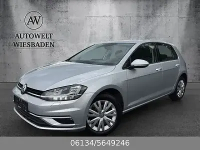 Używany VW Golf VII Comfortline 116 KM (85 kW) 2018 Srebrny Sedan/Limuzyna