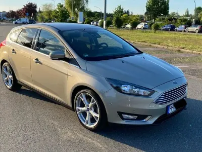 Gebraucht Ford Focus Titanium 150 PS (110 kW) 2015 Grau Limousine