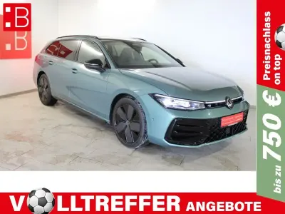 Gebraucht VW Passat R-line 193 PS (141 kW) 2025 Gruen Kombi