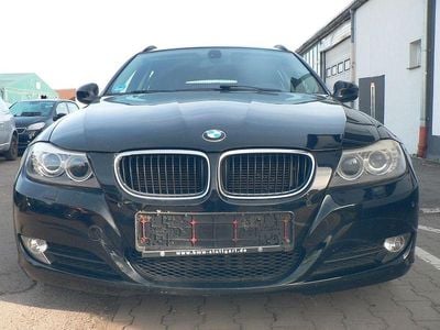 Gebraucht BMW 318 143 PS (105 kW) 2010 Schwarz Kombi