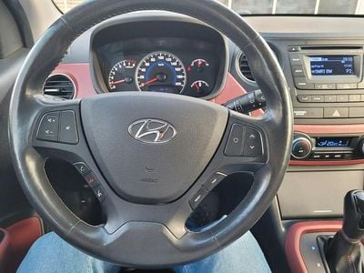 Rot Gebraucht 2016 Hyundai i10 Style Kleinwagen | 8.500 € (Fairer Preis)