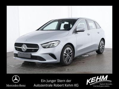 Hightechsilber (metallic) Gebraucht 2024 Mercedes B200 Van / Kleinbus | 28.400 € (Superpreis)