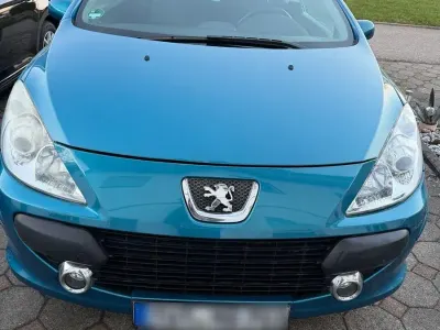 Gebraucht Peugeot 307 CC Tendance 109 PS (80 kW) 2007 Blau Cabrio
