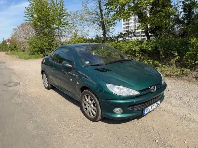 Gebraucht Peugeot 206 CC Roland Garros 109 PS (80 kW) 2003 Grün Cabrio