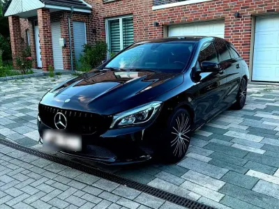 Gebraucht Mercedes CLA180 Shooting Brake 122 PS (89 kW) 2016 Schwarz Kombi