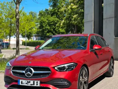 Gebraucht Mercedes C200 Avantgarde 204 PS (150 kW) 2022 Rot Kombi