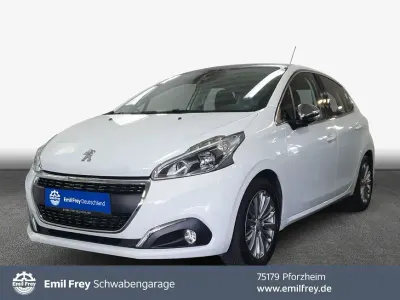 Gebraucht Peugeot 208 Style 82 PS (60 kW) 2017 Weiß Kleinwagen