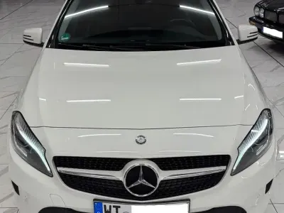 Gebraucht Mercedes A180 122 PS (89 kW) 2016 Weiß Limousine