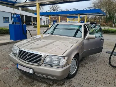 Używany Mercedes S420 279 KM (205 kW) 1992 Złoty Sedan/Limuzyna
