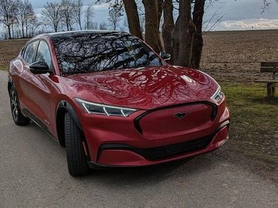 Gebraucht Ford Mustang Mach-E 197 kW (269 PS) 2022 Rot SUV