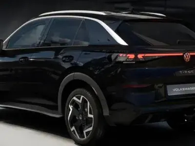 Neu VW T-Roc R-line 150 PS (110 kW) 2026 Grenadilla black metallic grenadilla black metallic SUV