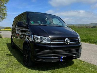 Second-hand VW T6 Comfortline 150 CP (110 kW) 2016 Negru Van