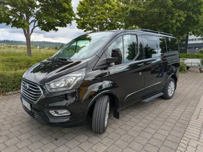 Gebraucht Ford Tourneo Titanium 150 PS (110 kW) 2023 Schwarz Van / Kleinbus