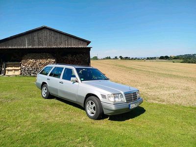 Gebraucht Mercedes E300 136 PS (100 kW) 1994 Silber Kombi