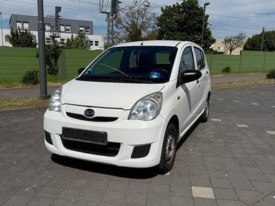 Gebraucht Daihatsu Cuore 80 PS (58 kW) 2010 Weiß Kleinwagen
