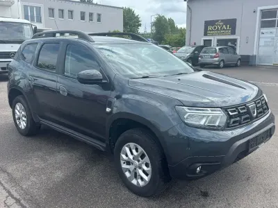 Używany Dacia Duster Comfort 101 KM (74 kW) 2021 Szary SUV