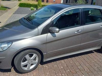 Mercedes B200