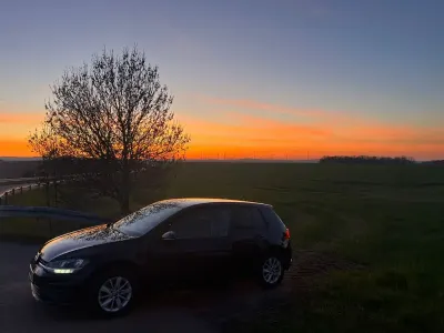 Second-hand VW Golf VII Trendline 110 CP (80 kW) 2017 Negru Berlinǎ