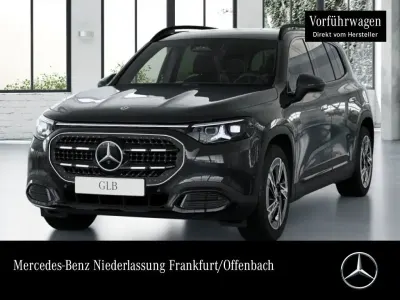 Gebraucht Mercedes GLB200 Night 163 PS (119 kW) 2026 Schwarz SUV