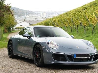 Porsche 911 Carrera GTS