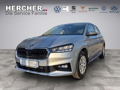 Neu Skoda Fabia Essence 80 PS (58 kW) 2025 Silber Limousine