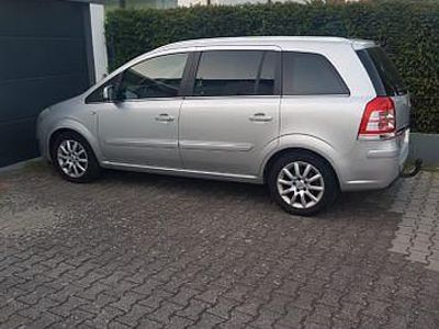 Gebraucht Opel Zafira Family 125 PS (91 kW) 2010 Silber Van / Kleinbus
