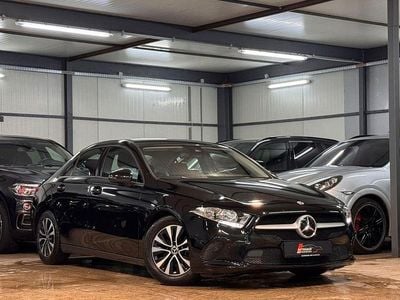 Gebraucht Mercedes A180 116 PS (85 kW) 2020 Schwarz Limousine