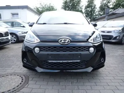 Gebraucht Hyundai i10 Passion 67 PS (49 kW) 2018 Schwarz Kleinwagen