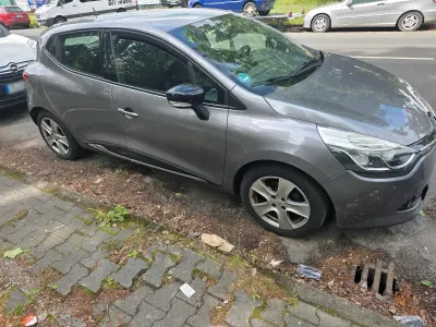 Gebraucht Renault Clio 90 PS (66 kW) 2014 Silber Kleinwagen
