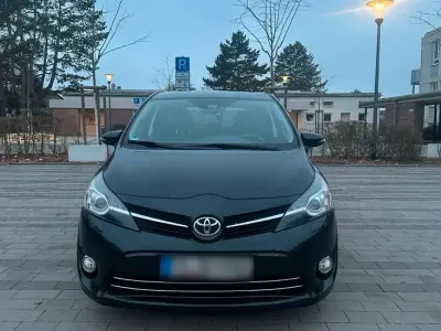 Gebraucht Toyota Verso 147 PS (108 kW) 2017 Schwarz Van / Kleinbus