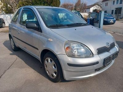 Gebraucht Toyota Yaris 68 PS (50 kW) 2002 Silber Limousine