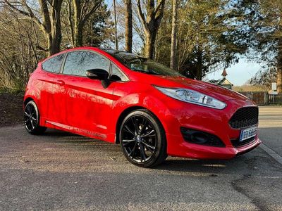 Gebraucht Ford Fiesta Sport 140 PS (102 kW) 2016 Rot Kleinwagen
