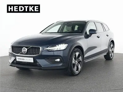 Gebraucht Volvo V60 CC Ultimate 197 PS (144 kW) 2023 Denim blue / Kombi
