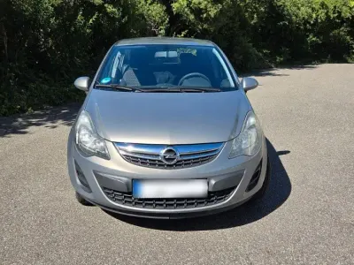 Gebraucht Opel Corsa Edition 86 PS (63 kW) 2013 Braun Kleinwagen