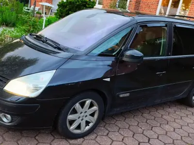 Gebraucht Renault Grand Espace 173 PS (127 kW) 2010 Schwarz Van / Kleinbus