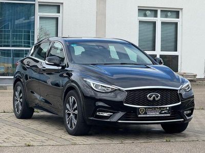 Infiniti Q30